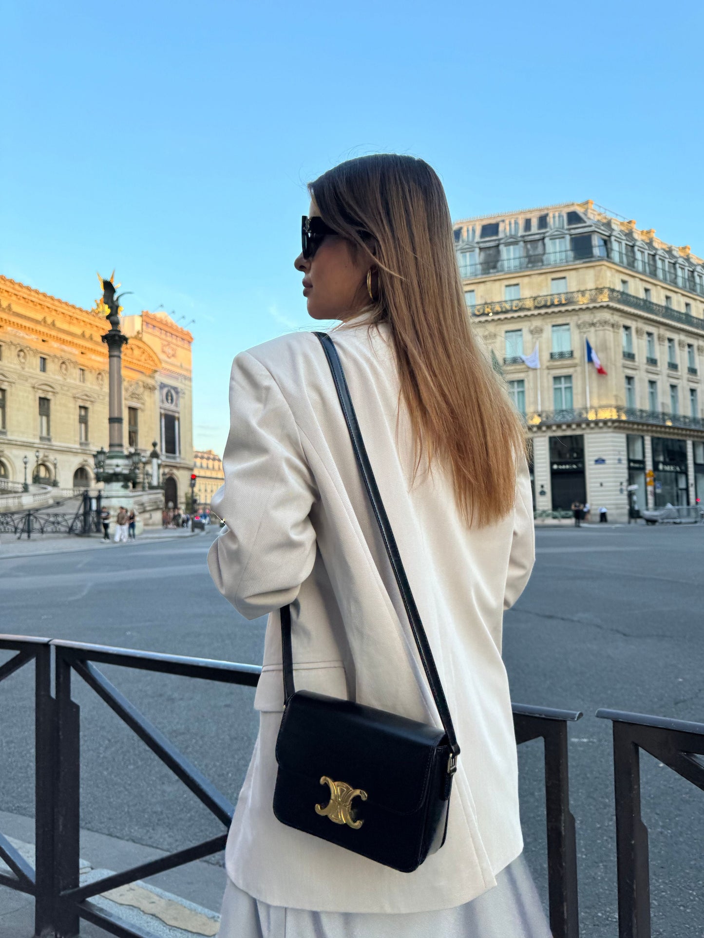 Blazer Elegante de Silueta Refinada – Estilo Diario Premium | Isabel Herrera