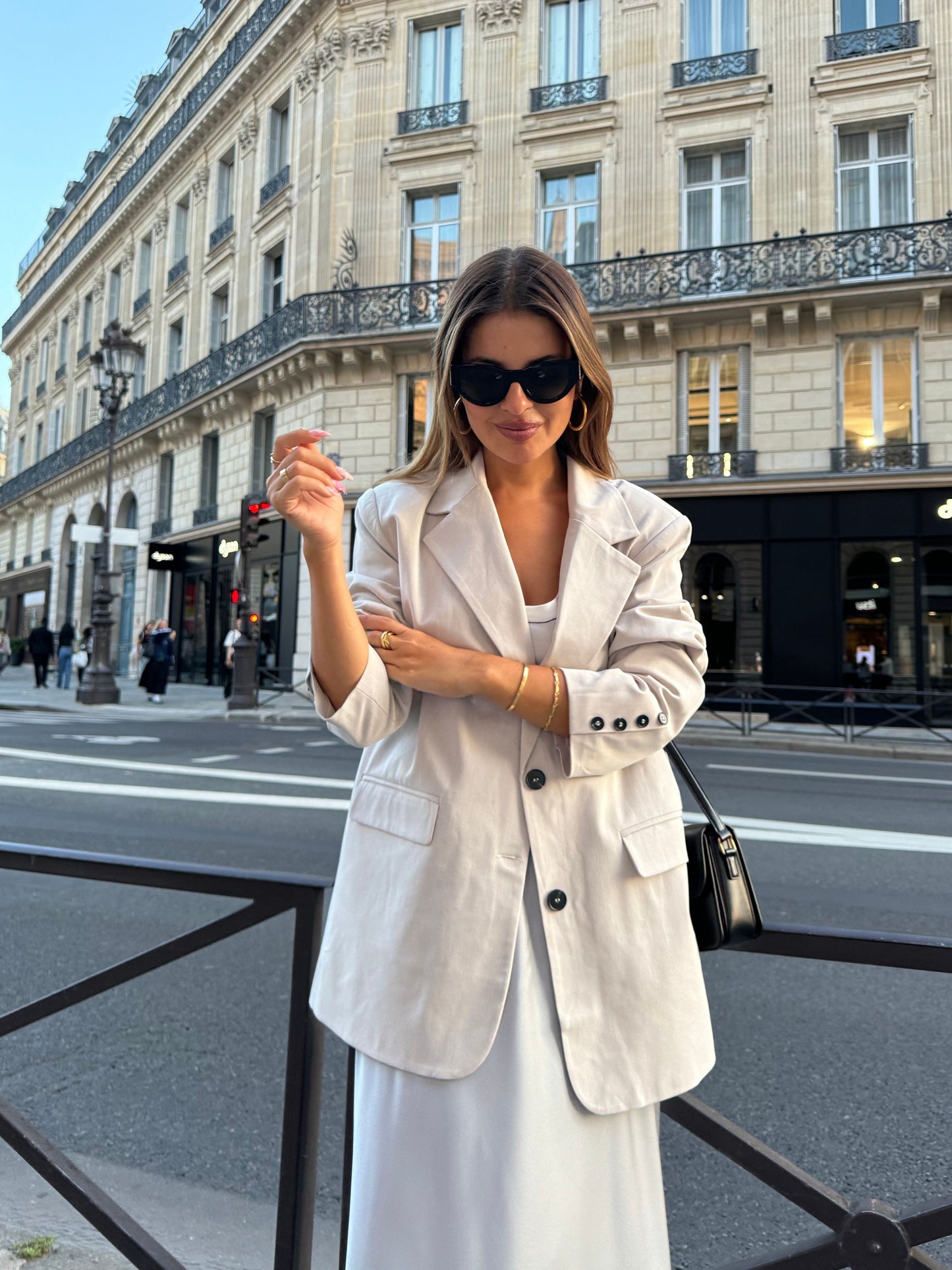Blazer Elegante de Silueta Refinada – Estilo Diario Premium | Isabel Herrera