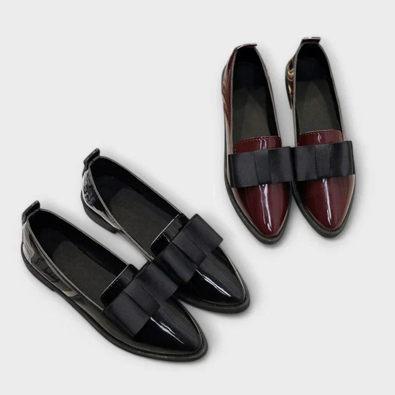 Mocasines de Charol con Lazo XL: Elegancia en cada paso